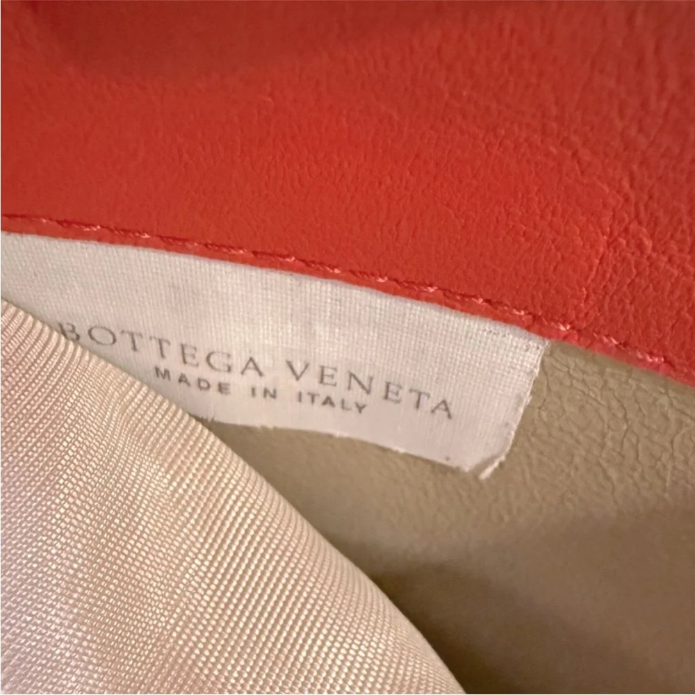 EUC-Bottega Veneta Coral Intrecciato Leather Long Wallet